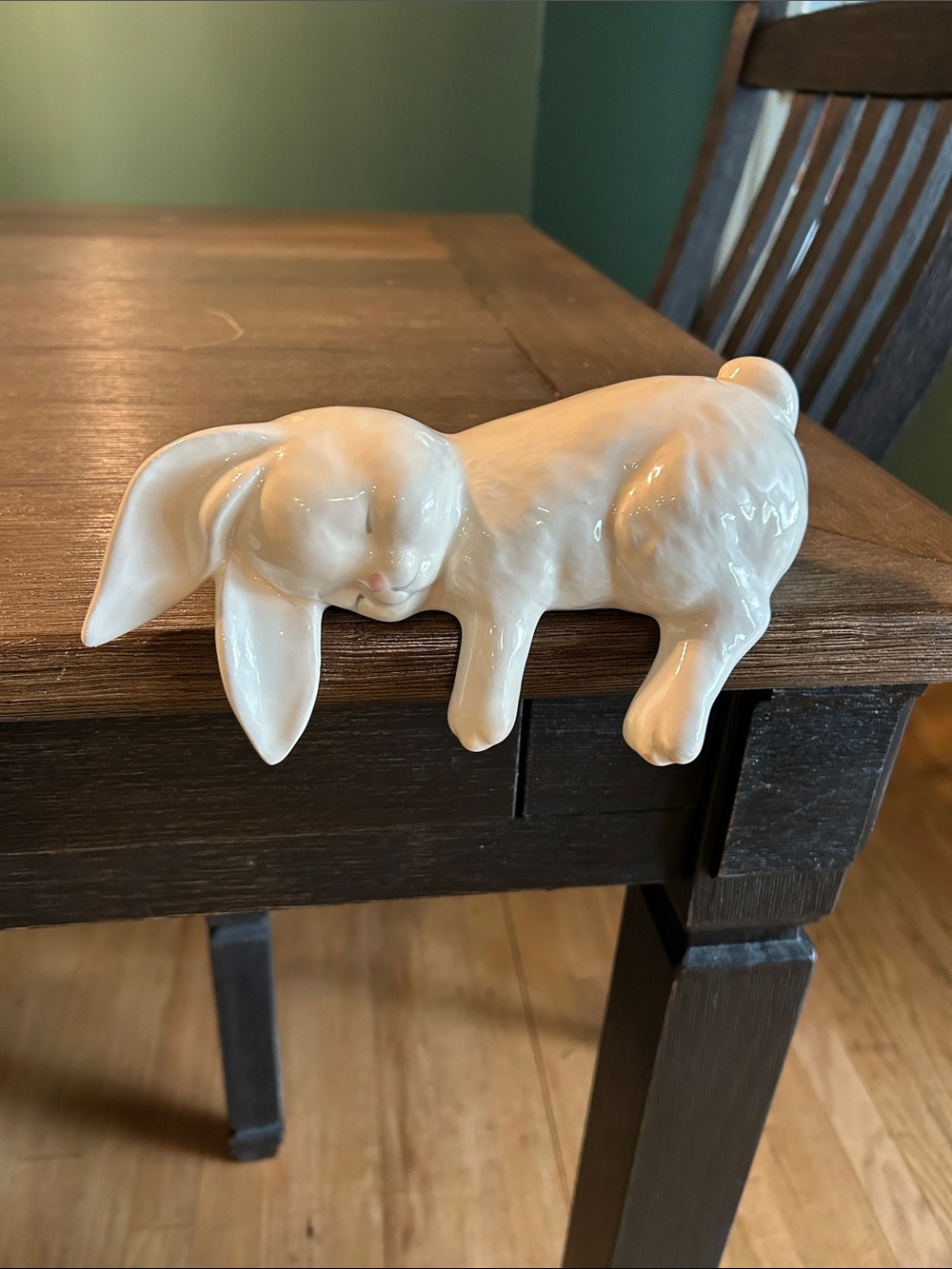 Vintage shelf sitter sleeping bunny rabbit whimsical ceramic very good condition
